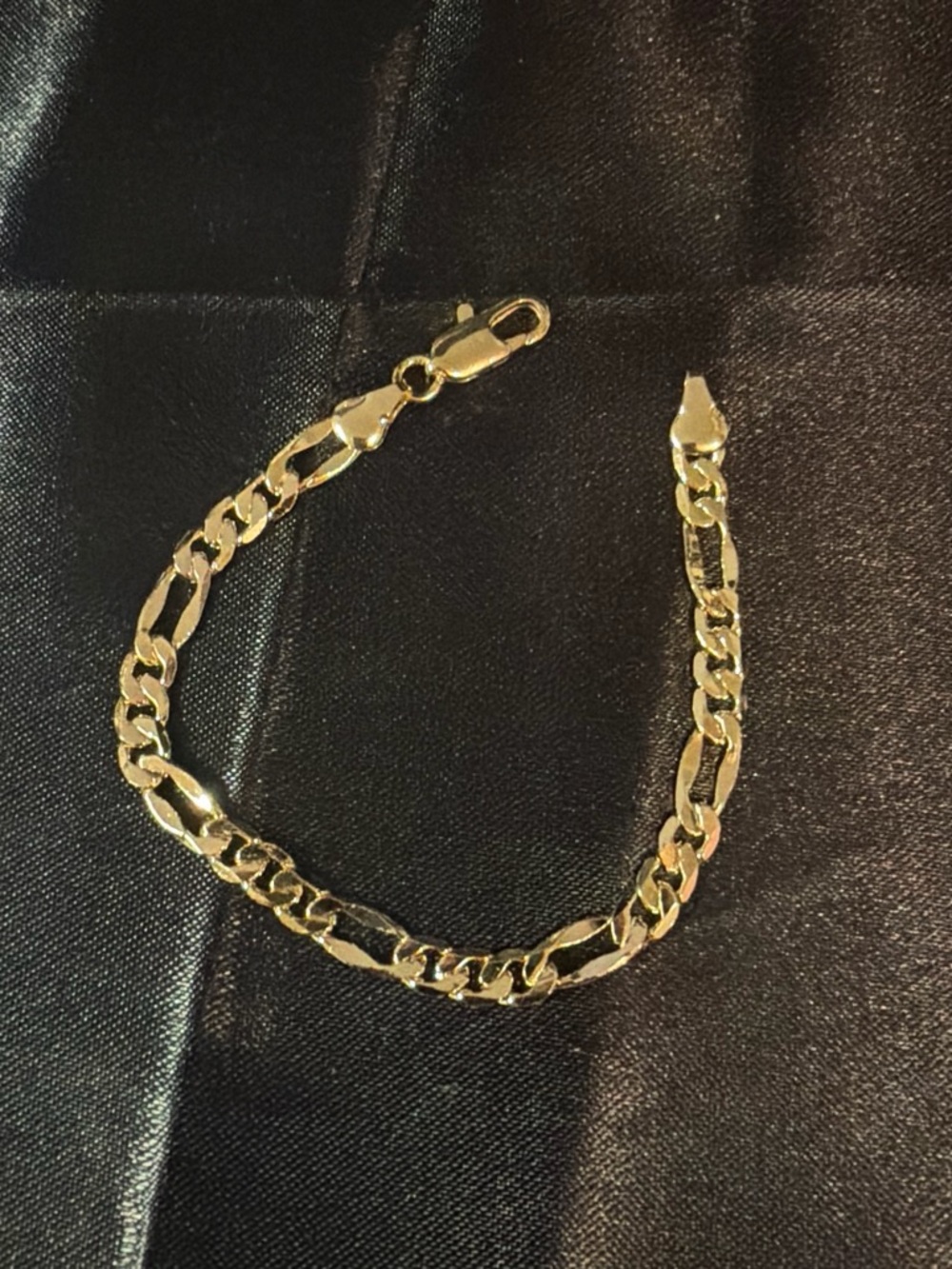 Men's Figaro Link Bracelet in Gold